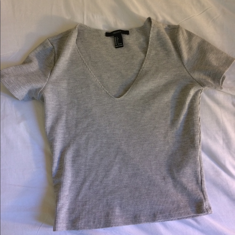 **Grey cropped top**